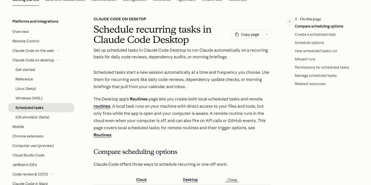 Официальная страница документации про задачи по расписанию в приложении Claude Code с разделом сравнения способов запуска