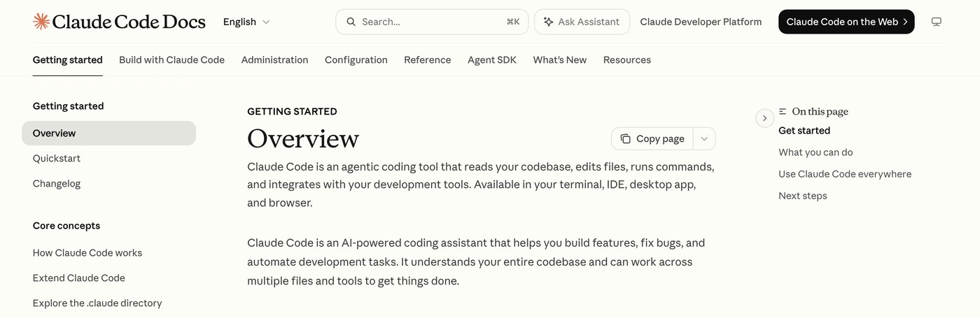 Официальная страница документации Claude Code Overview: определение инструмента в первом абзаце и меню разделов слева